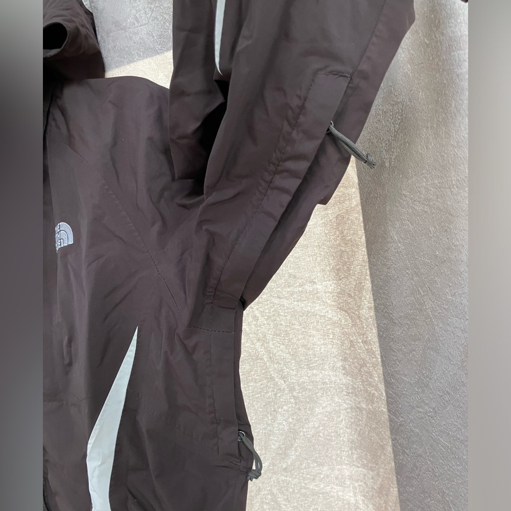 The North Face Women’s 2-piece Ski/Winter Jacket - Picture 6 of 16